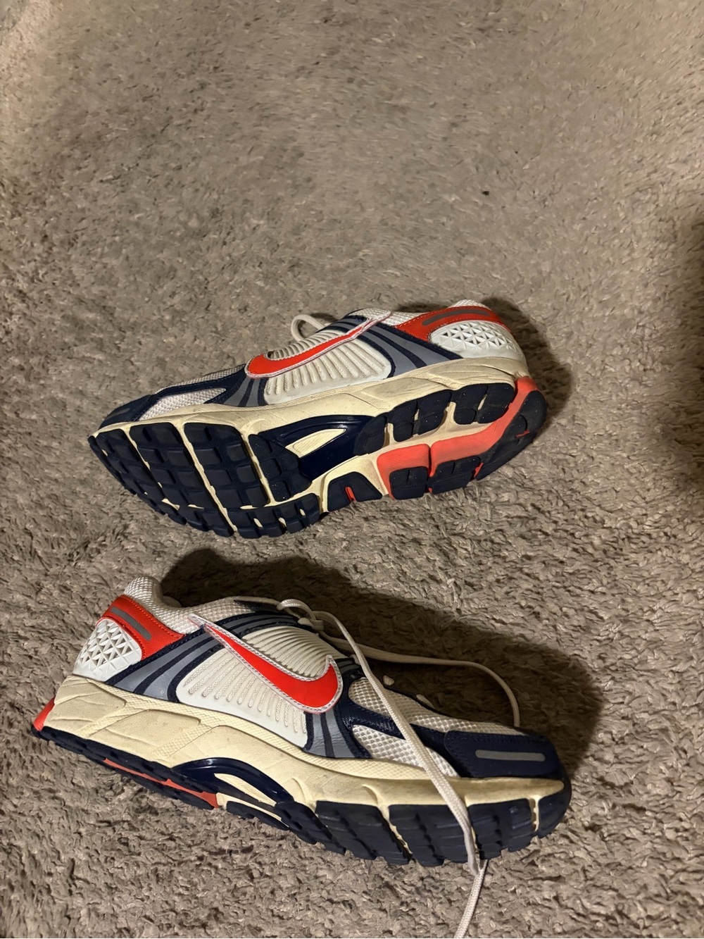 Men’s pre owned size 11.5 Nike Vomero 5 Team USA red white blue - Picture 2 of 8